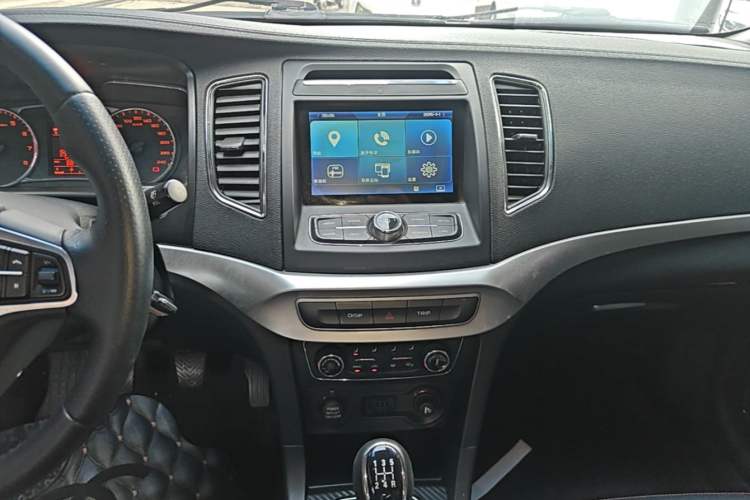 Used Geely Auto Vision 2016 1.5L Manual Happiness Edition Audio And AC Panel