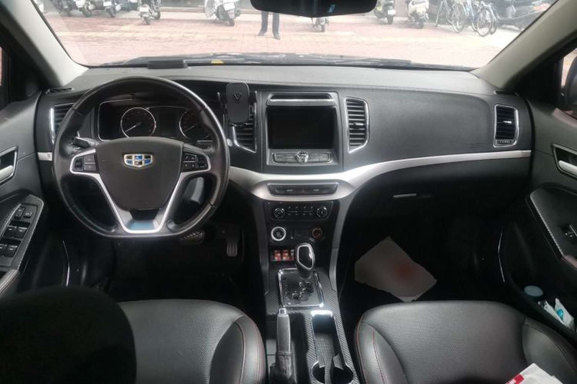 Used Geely Auto Vision 2016 1.5L Automatic Happiness Edition Center Console