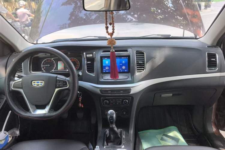 Used Geely Auto Vision 2016 1.5L Manual Happiness Edition Interior 12
