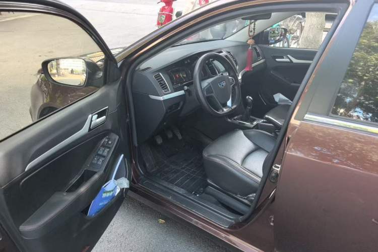 Used Geely Auto Vision 2016 1.5L Manual Happiness Edition Interior 4
