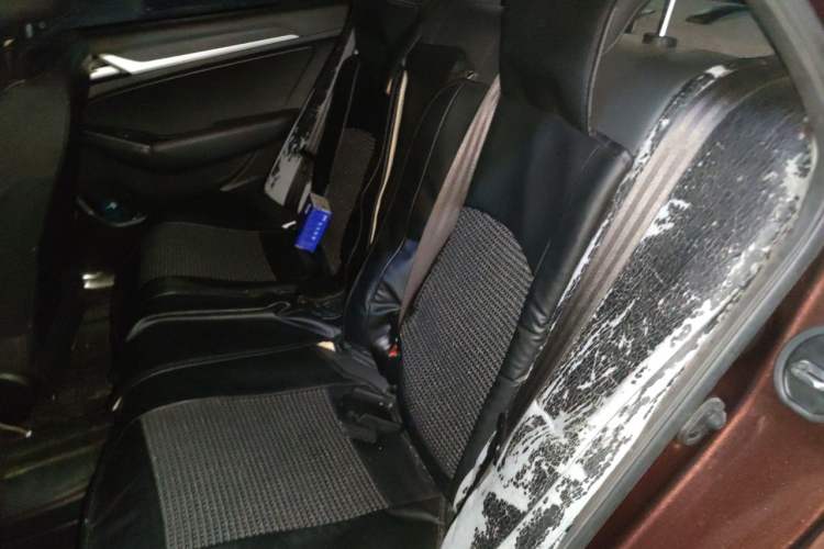Used Geely Auto Vision 2016 1.5L Automatic Happiness Edition Left Rear Seat