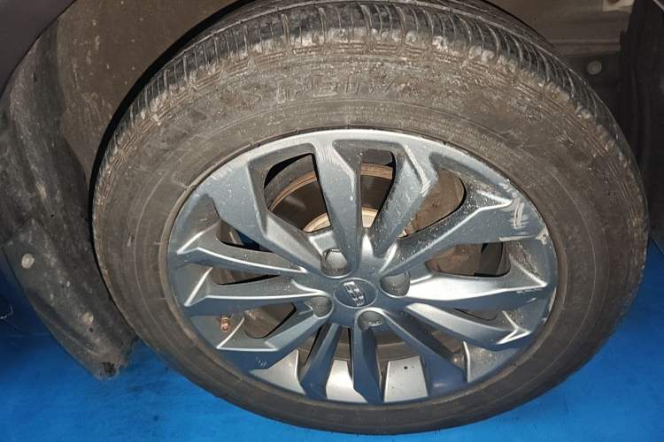 Used Geely Auto Vision 2016 1.5L Automatic Happiness Edition Right Front Wheel Hub