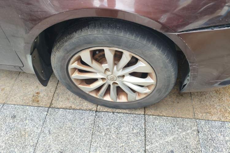 Used Geely Auto Vision 2016 1.5L Automatic Happiness Edition Right Front Wheel Hub