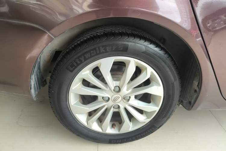 Used Geely Auto Vision 2016 1.5L Automatic Happiness Edition Right Rear Wheel Hub