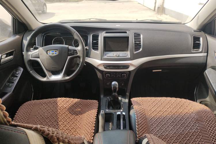 Used Geely Auto Vision 2016 1.5L Manual Happiness Edition Center Console