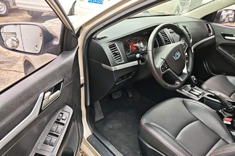 Used Geely Auto Vision 2016 1.5L Automatic Happiness Edition Driver Seat