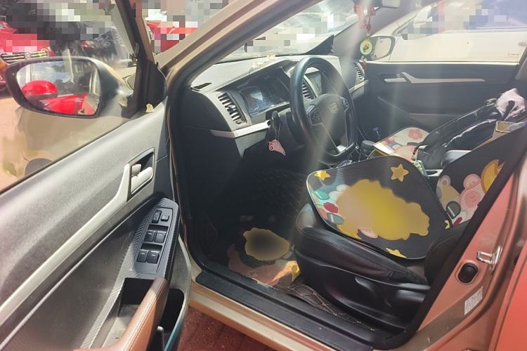Used Geely Auto Vision 2016 1.5L Automatic Happiness Edition Interior 3