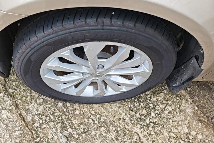 Used Geely Auto Vision 2016 1.5L Automatic Happiness Edition Left Front Wheel Hub