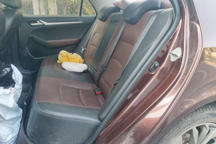 Used Geely Auto Vision 2016 1.5L Automatic Happiness Edition Left Rear Seat
