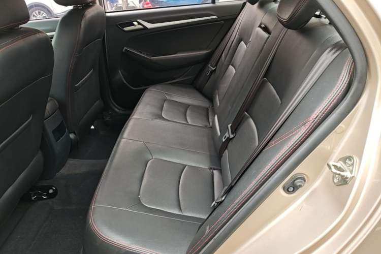 Used Geely Auto Vision 2016 1.5L Automatic Happiness Edition Left Rear Seat