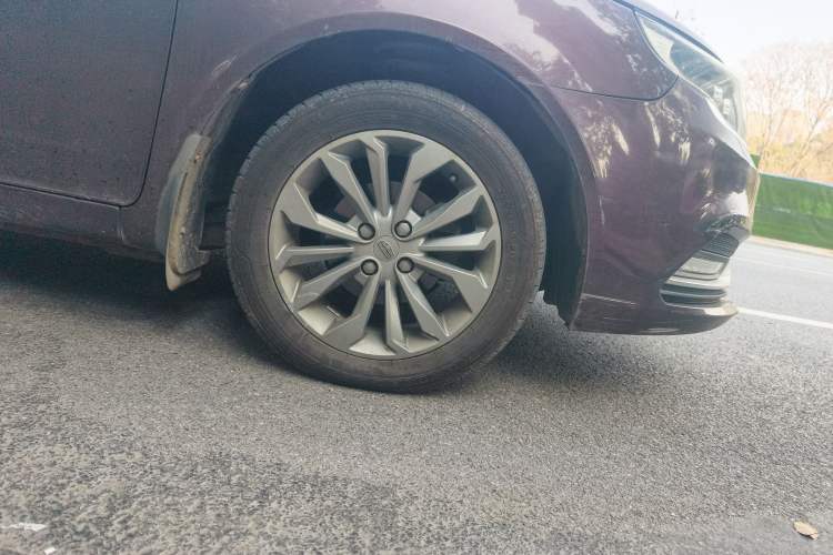 Used Geely Auto Vision 2016 1.5L Automatic Happiness Edition Right Front Wheel Hub