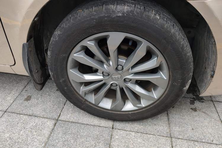 Used Geely Auto Vision 2016 1.5L Automatic Happiness Edition Right Front Wheel Hub