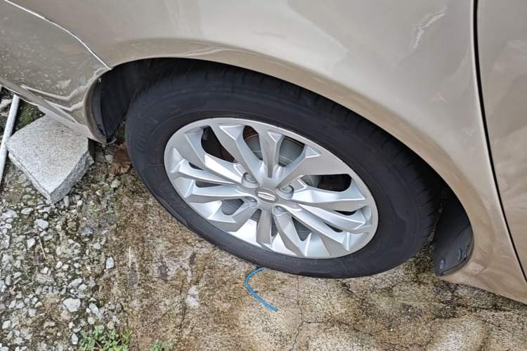 Used Geely Auto Vision 2016 1.5L Automatic Happiness Edition Right Rear Wheel Hub