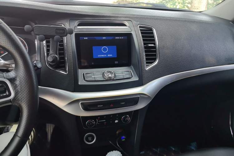 Used Geely Auto Vision 2016 1.5L Automatic Happiness Edition Audio And AC Panel