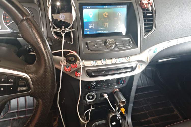 Used Geely Auto Vision 2016 1.5L Automatic Happiness Edition Audio And AC Panel
