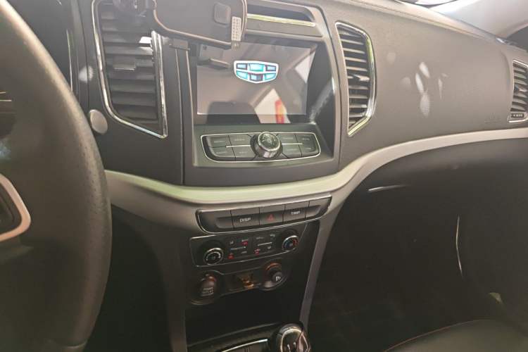 Used Geely Auto Vision 2016 1.5L Manual Happiness Edition Audio And AC Panel