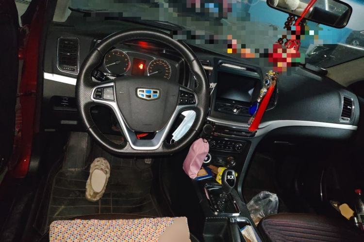 Used Geely Auto Vision 2016 1.5L Automatic Happiness Edition Center Console