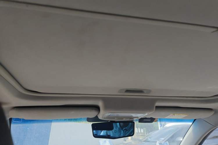 Used Geely Auto Vision 2016 1.5L Manual Happiness Edition Headliner