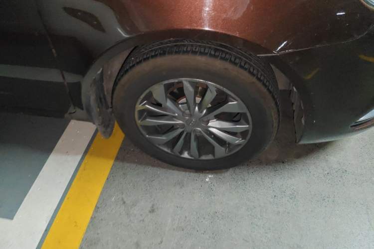 Used Geely Auto Vision 2016 1.5L Manual Happiness Edition Right Front Wheel Hub