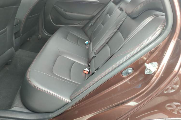 Used Geely Auto Vision 2016 1.5L Manual Happiness Edition Interior 4
