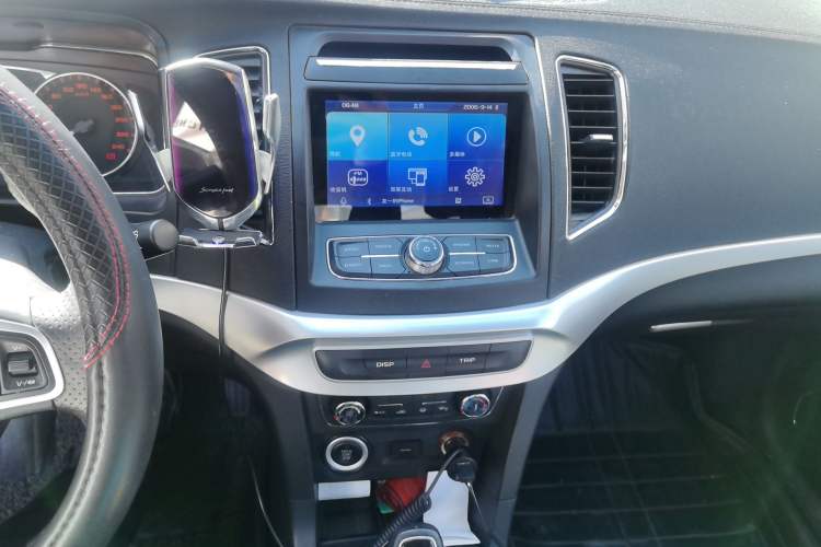 Used Geely Auto Vision 2016 1.5L Automatic Happiness Edition Audio And AC Panel