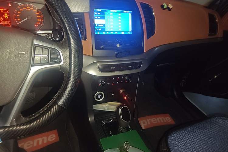 Used Geely Auto Vision 2016 1.5L Automatic Happiness Edition Audio And AC Panel