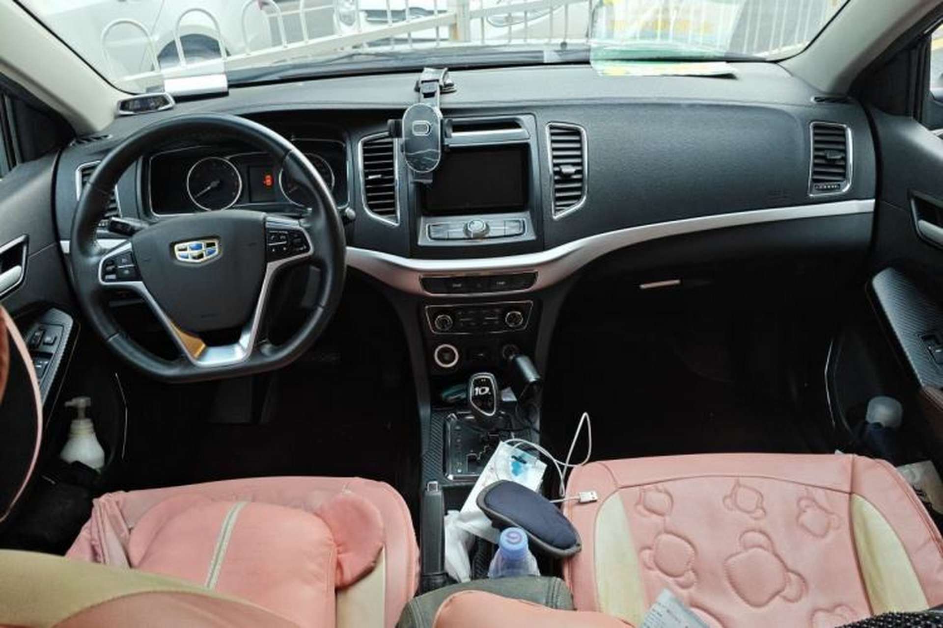 Used Geely Auto Vision 2016 1.5L Automatic Happiness Edition Center Console