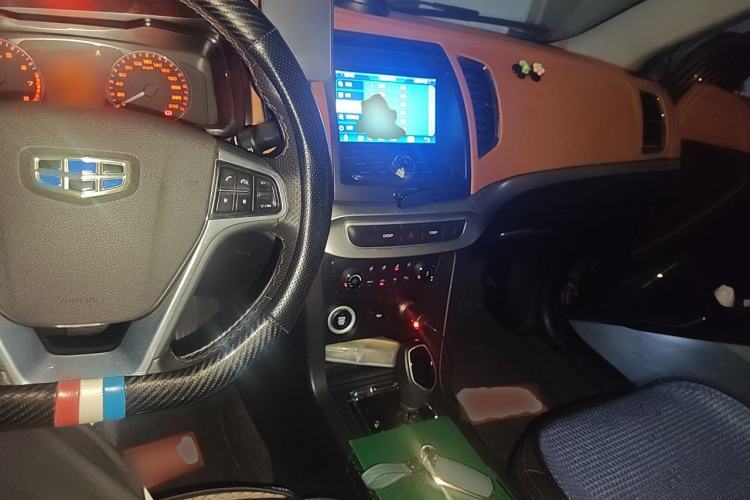 Used Geely Auto Vision 2016 1.5L Automatic Happiness Edition Center Console
