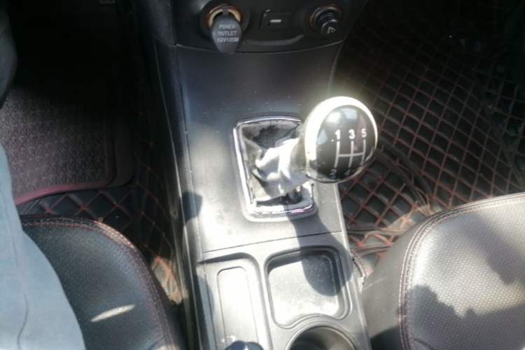 Used Geely Auto Vision 2016 1.5L Manual Happiness Edition Gear Lever
