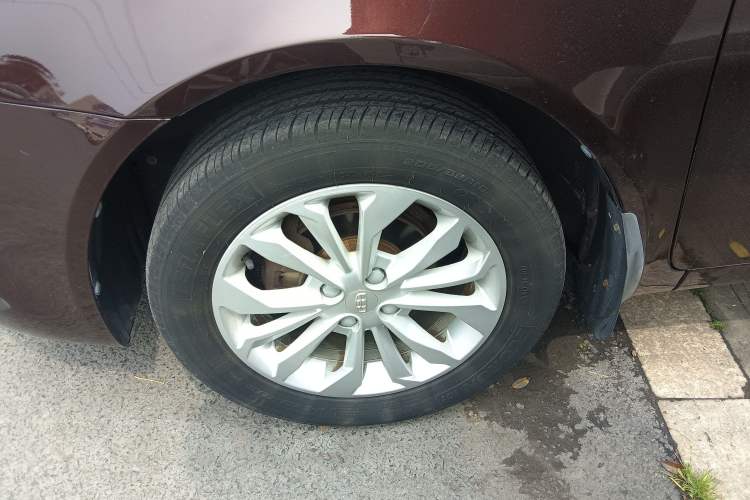 Used Geely Auto Vision 2016 1.5L Automatic Happiness Edition Left Front Wheel Hub