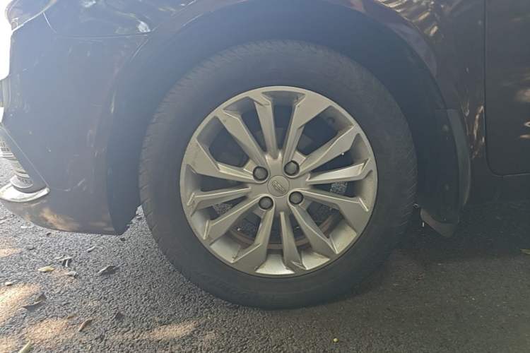 Used Geely Auto Vision 2016 1.5L Automatic Happiness Edition Left Front Wheel Hub