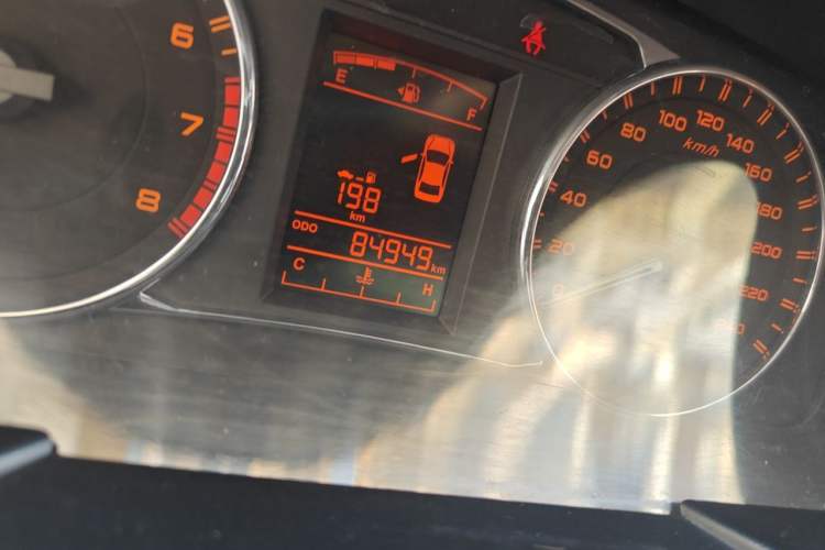 Used Geely Auto Vision 2016 1.5L Manual Happiness Edition Odometer Close Up