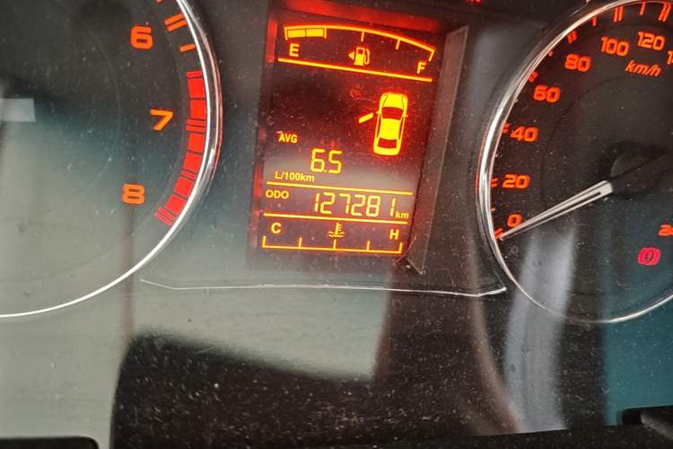 Used Geely Auto Vision 2016 1.5L Manual Happiness Edition Odometer Close Up