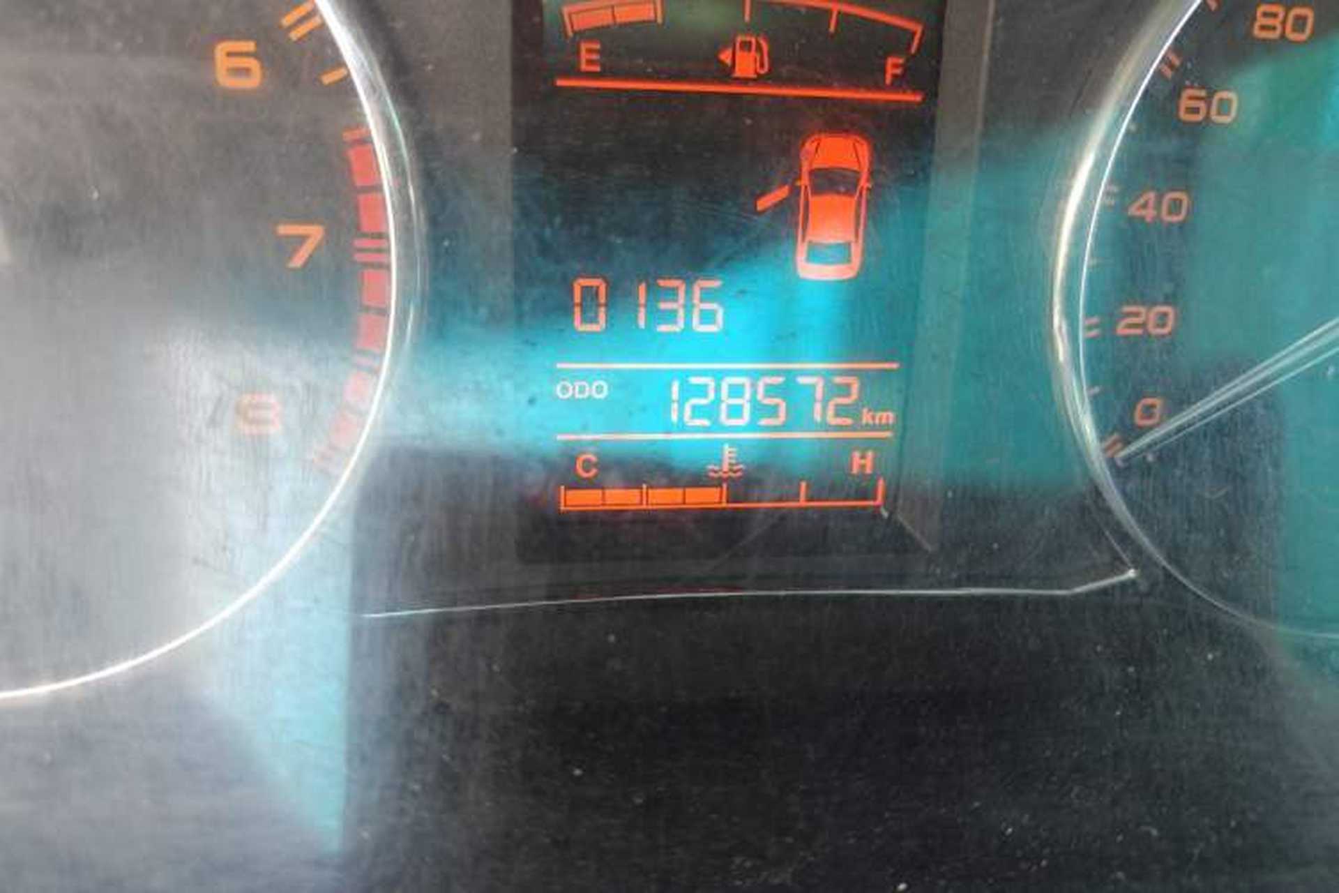 Used Geely Auto Vision 2016 1.5L Manual Happiness Edition Odometer Close Up