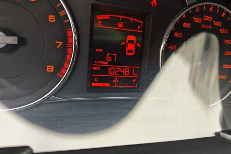 Used Geely Auto Vision 2016 1.5L Manual Happiness Edition Odometer Close Up