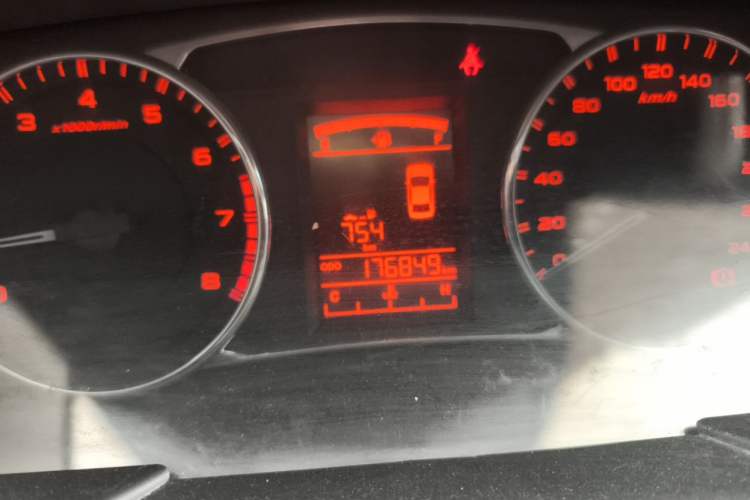 Used Geely Auto Vision 2016 1.5L Manual Happiness Edition Odometer Close Up