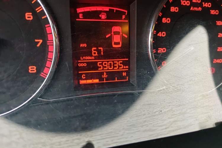 Used Geely Auto Vision 2016 1.5L Manual Happiness Edition Odometer Close Up