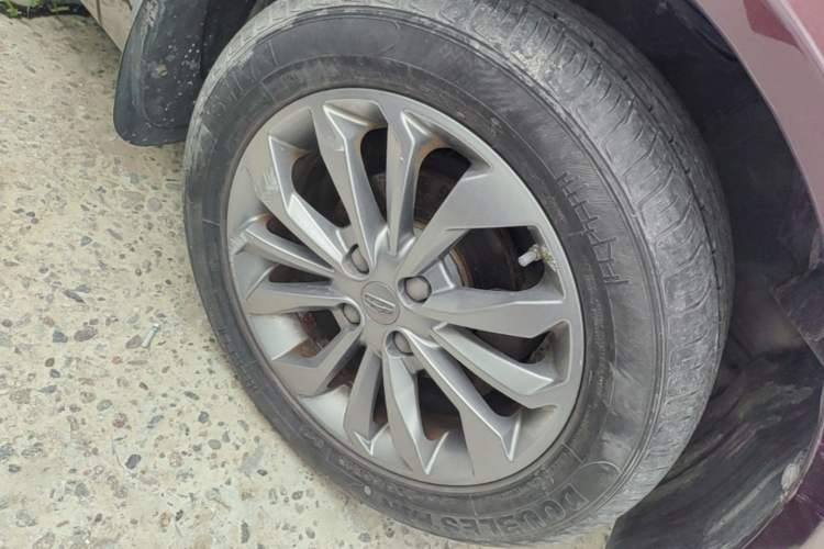 Used Geely Auto Vision 2016 1.5L Automatic Happiness Edition Right Front Wheel Hub