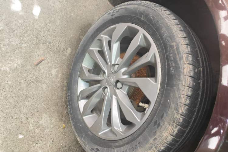 Used Geely Auto Vision 2016 1.5L Automatic Happiness Edition Right Front Wheel Hub