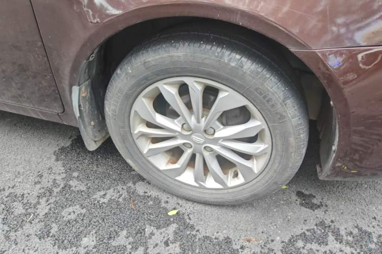 Used Geely Auto Vision 2016 1.5L Automatic Happiness Edition Right Front Wheel Hub