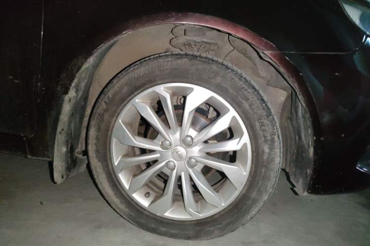 Used Geely Auto Vision 2016 1.5L Automatic Happiness Edition Right Front Wheel Hub