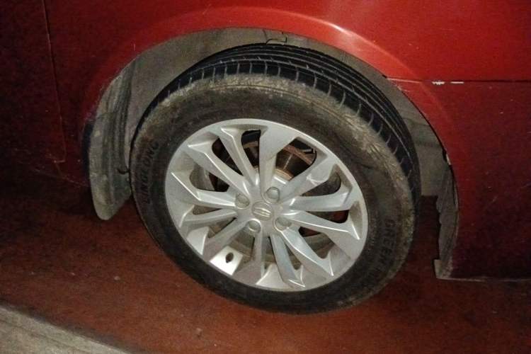 Used Geely Auto Vision 2016 1.5L Automatic Happiness Edition Right Front Wheel Hub