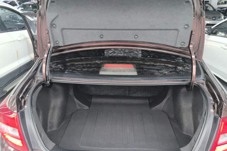 Used Geely Auto Vision 2016 1.5L Automatic Happiness Edition Trunk
