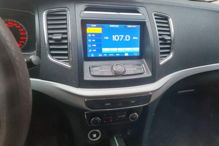 Used Geely Auto Vision 2016 1.5L Automatic Happiness Edition Audio And AC Panel