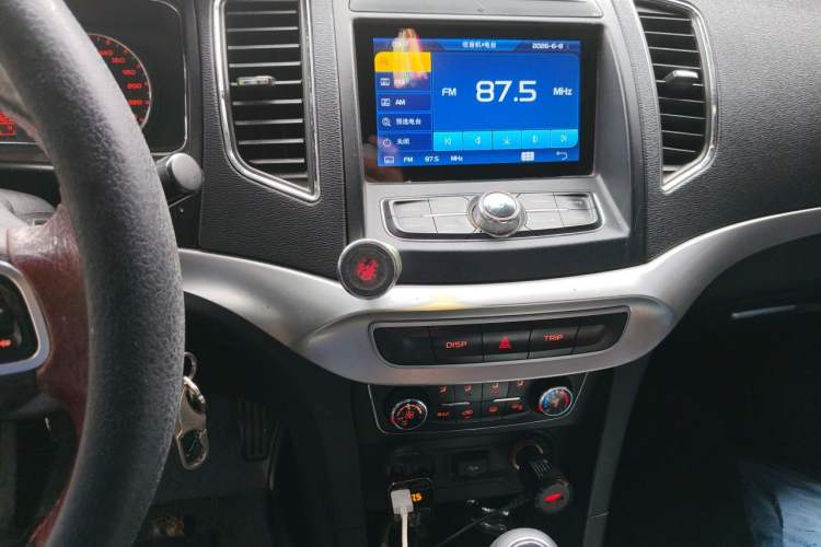 Used Geely Auto Vision 2016 1.5L Manual Happiness Edition Audio And AC Panel