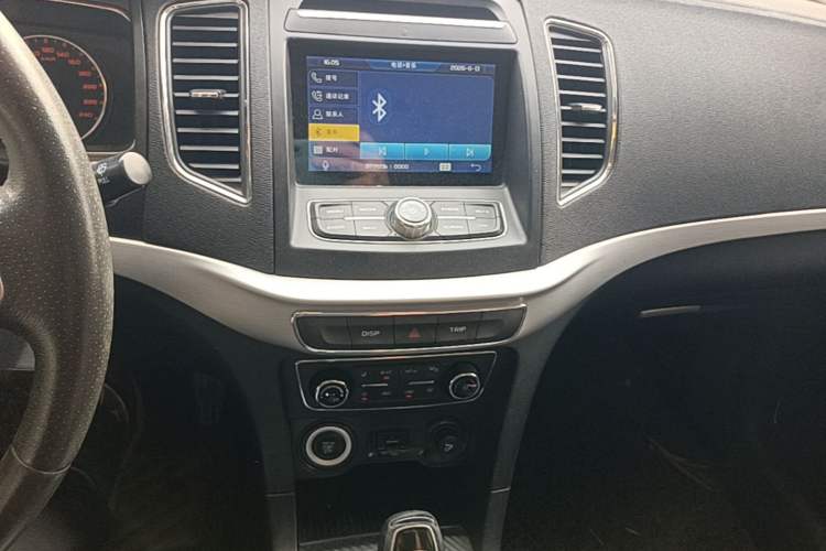 Used Geely Auto Vision 2016 1.5L Automatic Happiness Edition Audio And AC Panel