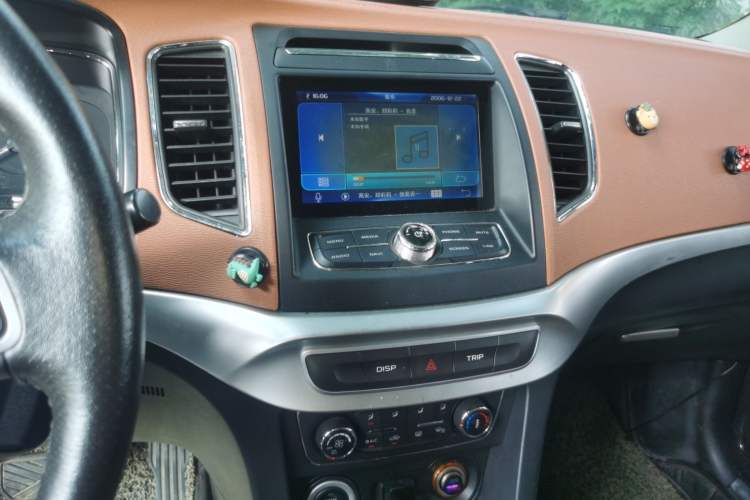 Used Geely Auto Vision 2016 1.5L Automatic Happiness Edition Audio And AC Panel