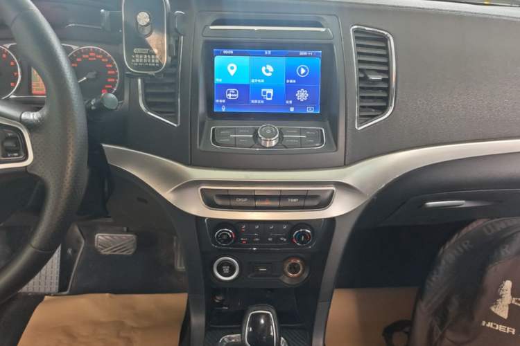 Used Geely Auto Vision 2016 1.5L Automatic Happiness Edition Audio And AC Panel