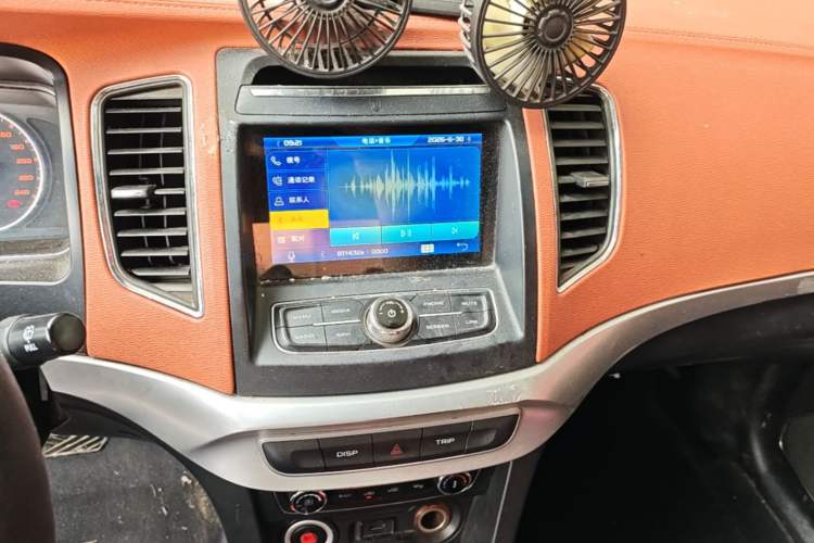 Used Geely Auto Vision 2016 1.5L Automatic Happiness Edition Audio And AC Panel