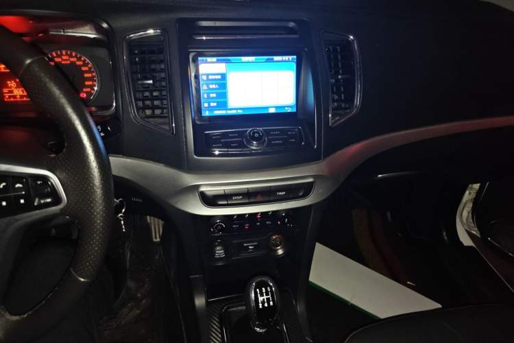 Used Geely Auto Vision 2016 1.5L Manual Happiness Edition Audio And AC Panel